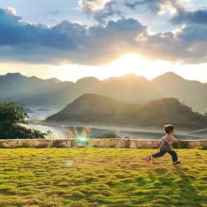 女同桌脱鞋子帮我脚交
